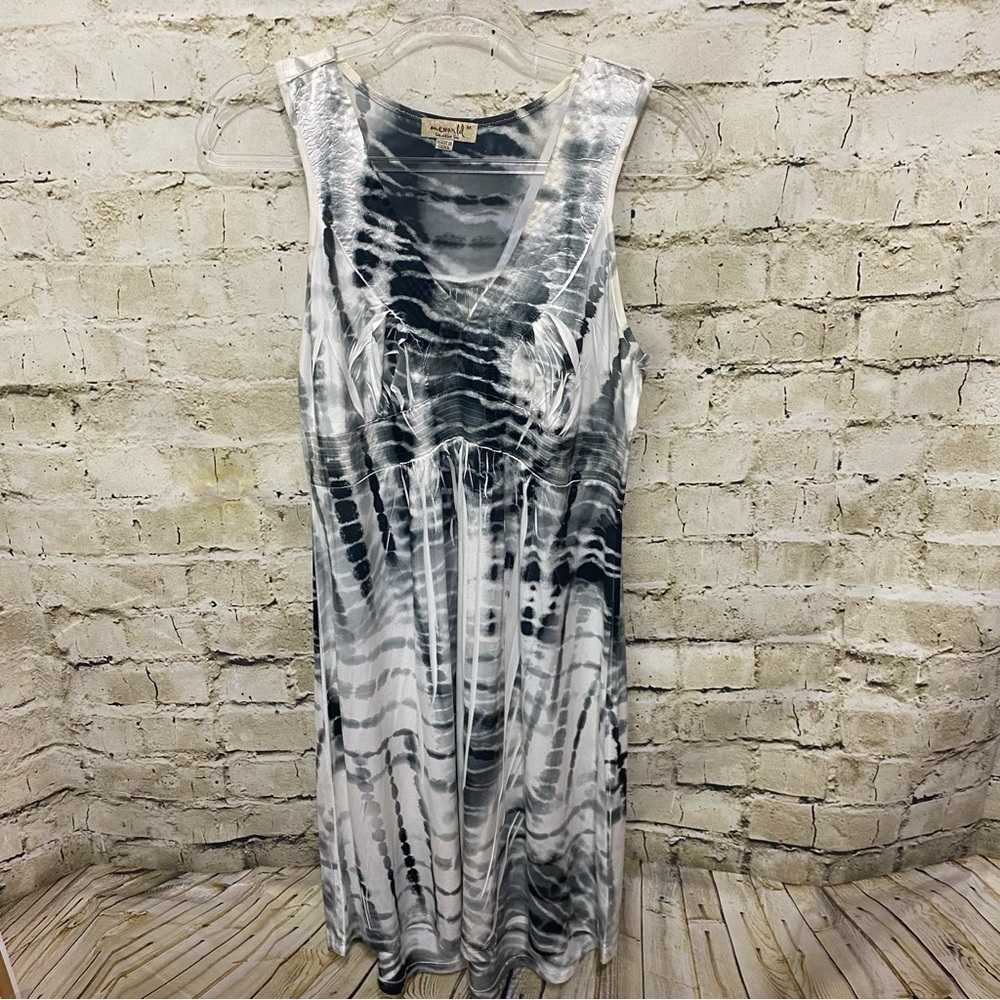 Emerald White Black Tie Dye V Neck Sleeveless Slinky Knit Dress